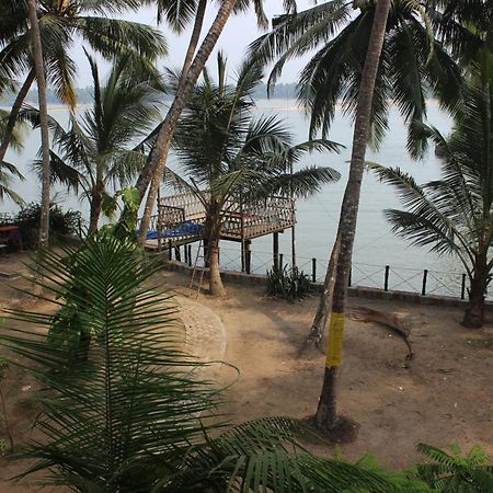 Maleyam Homestay Riverside Kozhikode Εξωτερικό φωτογραφία